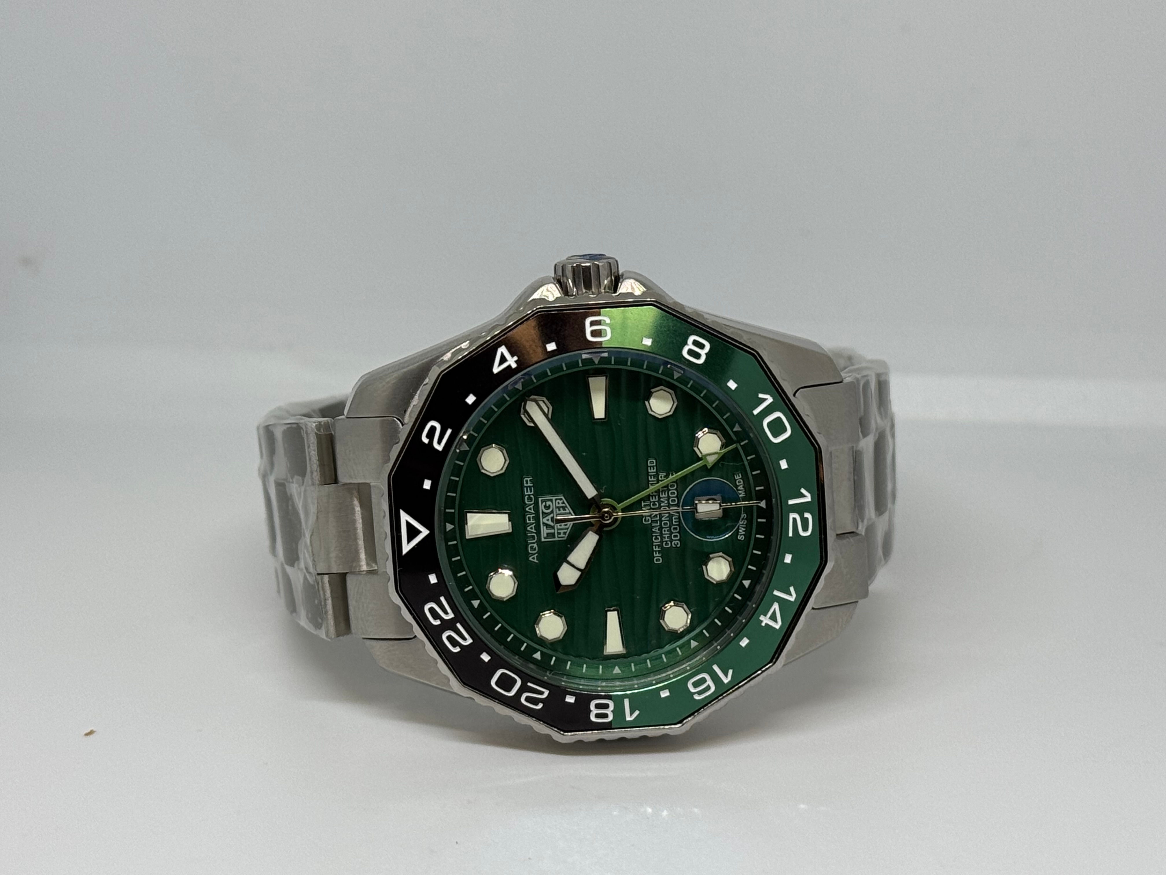 TAG Heuer Aquaracer Professional 300 GMT Green/Black Silver