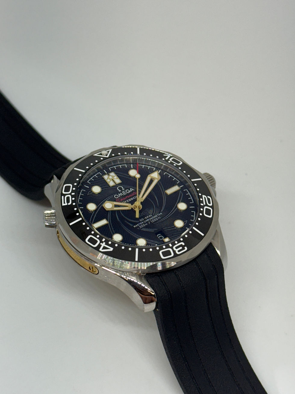 Miniatura: Omega Seamaster Diver 300M “On Her Majesty’s Secret Service” 50th Anniv