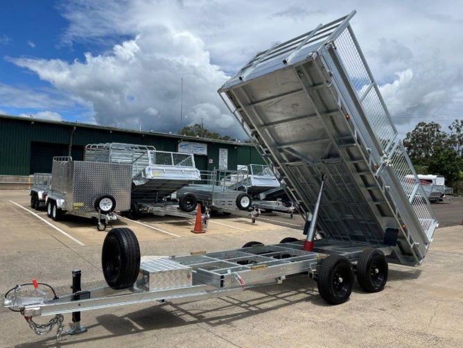 14x7 Flat Top Tipper 3500kg/4400kg With Cage (Braked)