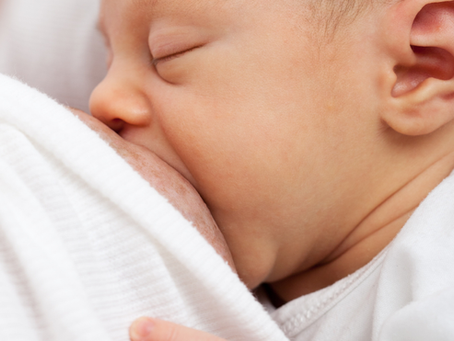 🌸 Allattamento materno: un gesto d’amore che nutre, protegge e connette