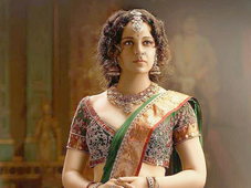 चंद्रमुखी 2 की रिलीज से पहले राघव लॉरेंस ने रजनीकांत के पैर छूकर उनका आशीर्वाद लिया