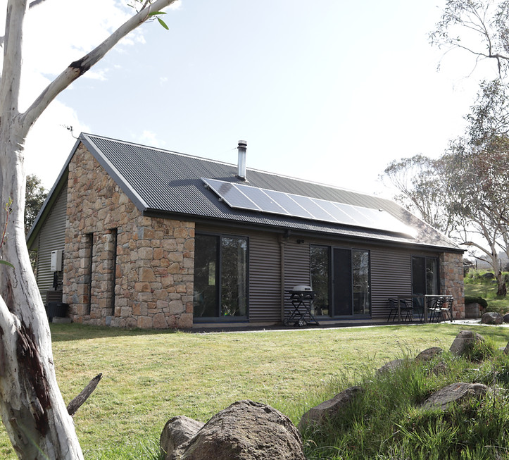 Emu's Rest cottage is private and peaceful, offering unique and beautiful accommodation close to Jindabyne.