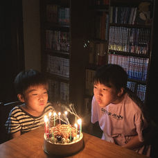 誕生日当日宿泊される方には、ゲストハウスオーナーより、誕生日ケーキをプレゼントさせていただきます。誕生日でなくてもケーキが必要な方は実費でケーキをご用意させていただきますので、事前にご連絡ください。当日誕生日の方は必ず事前にご連絡ください。
連絡電話番号
☎09082857040