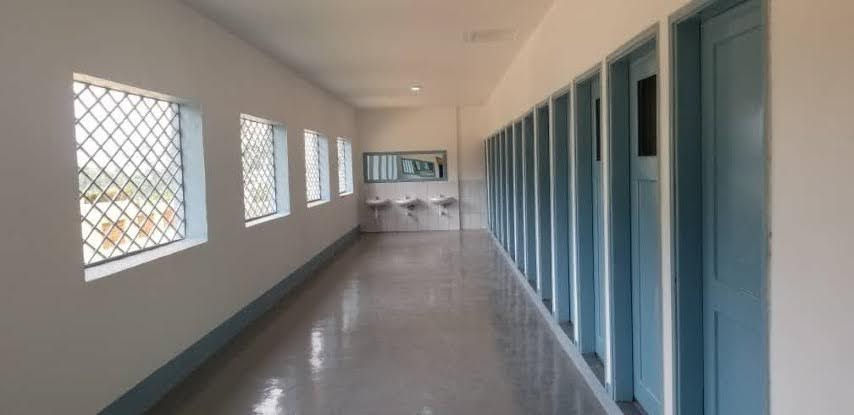 one side of the twin hygien block (Small