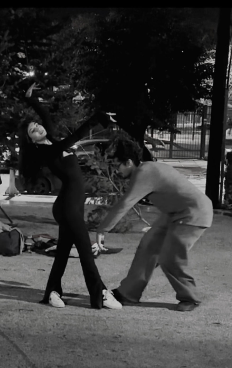 Mariam and Saba are dancing for the Christmas special event of the B Community of Thessaloniki Municipality