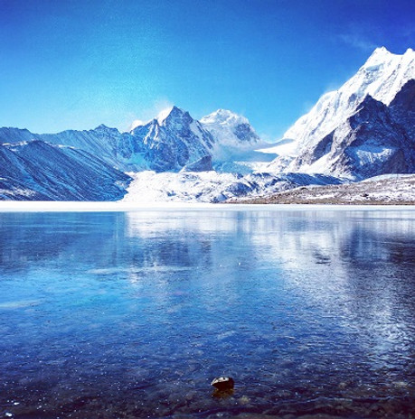 Gurudongmar_Lake,_Sikkim_,_India.jpg
