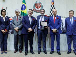 Em noite de homenagens na Alesp, reestruturação da Portuguesa ganha destaque