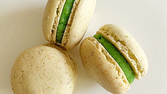 Pistachio macarons