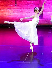 act2Emmaarabesque.jpg