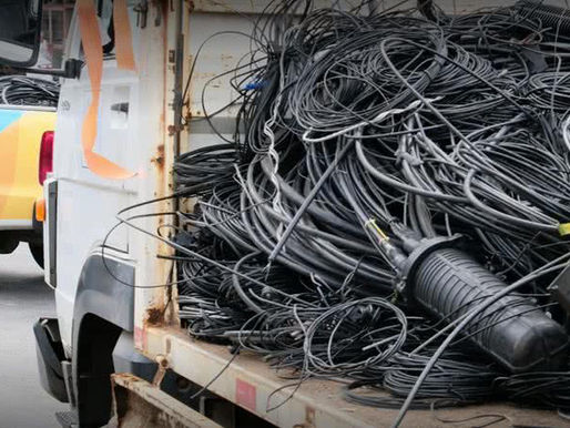Salvador avança na organização de fios e cabos e reforça fiscalização na cidade