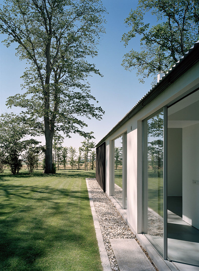 Froslovs Hs_side view_Linderman.jpg