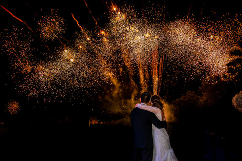 Bride and groom at Instituto Allende wedding in San Miguel de Allende with fireworks