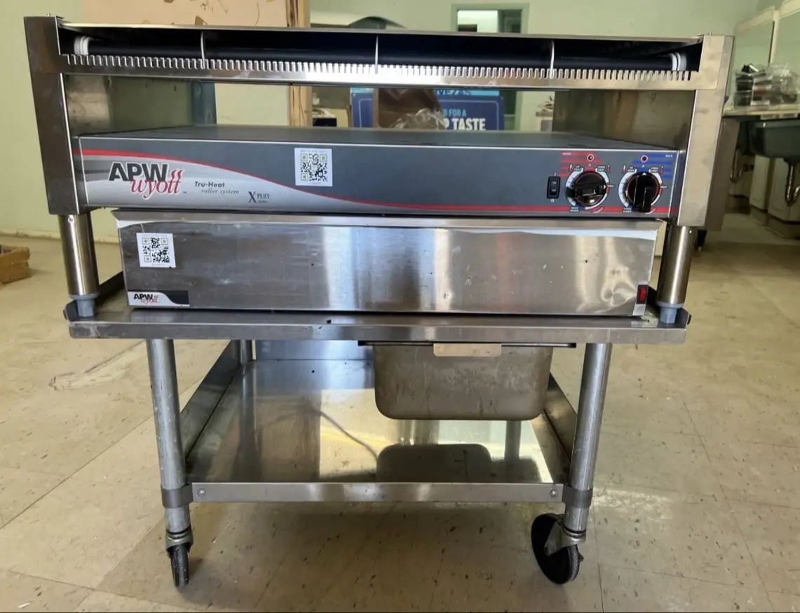 APW Wyott Hot dog Roller Grill With Bun Warmer and stand USED 208V/230V