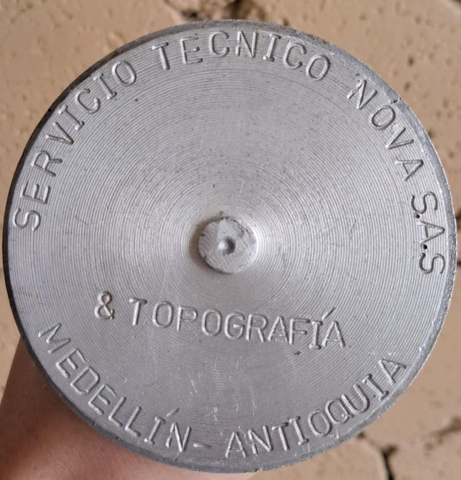 Placa en aluminio marcado a golpe