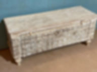 OLD BOX SHOE RACK ON 4 ROUND LEGS