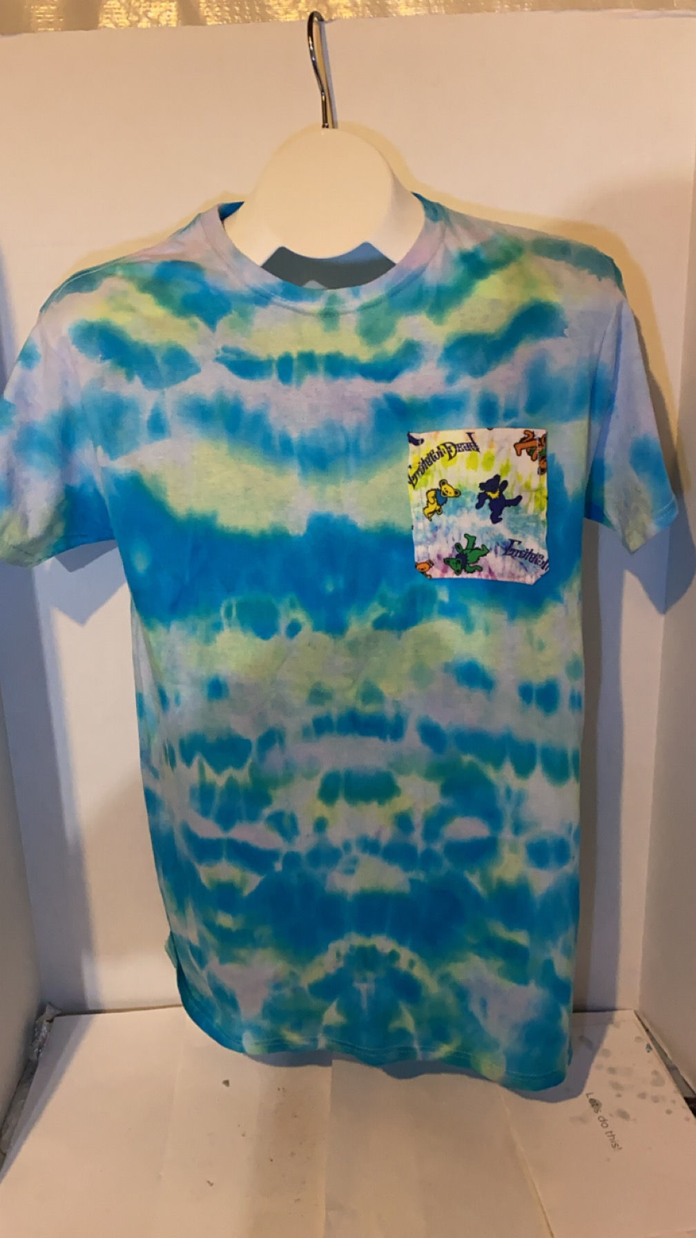 Grateful Dead pocket on tie dye tee