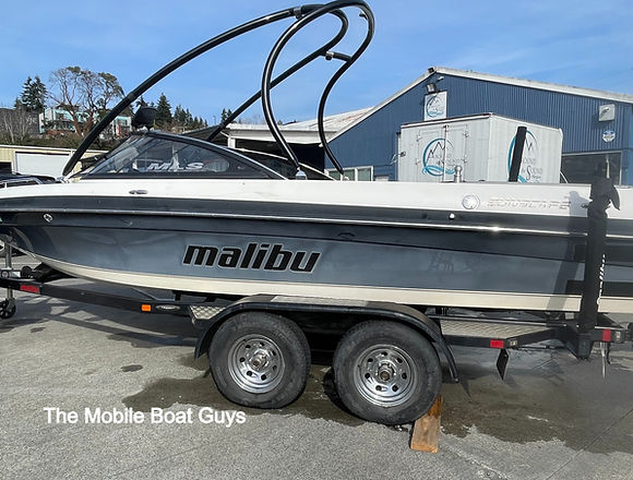 Oxidized Hull | The Mobile Boat Guys