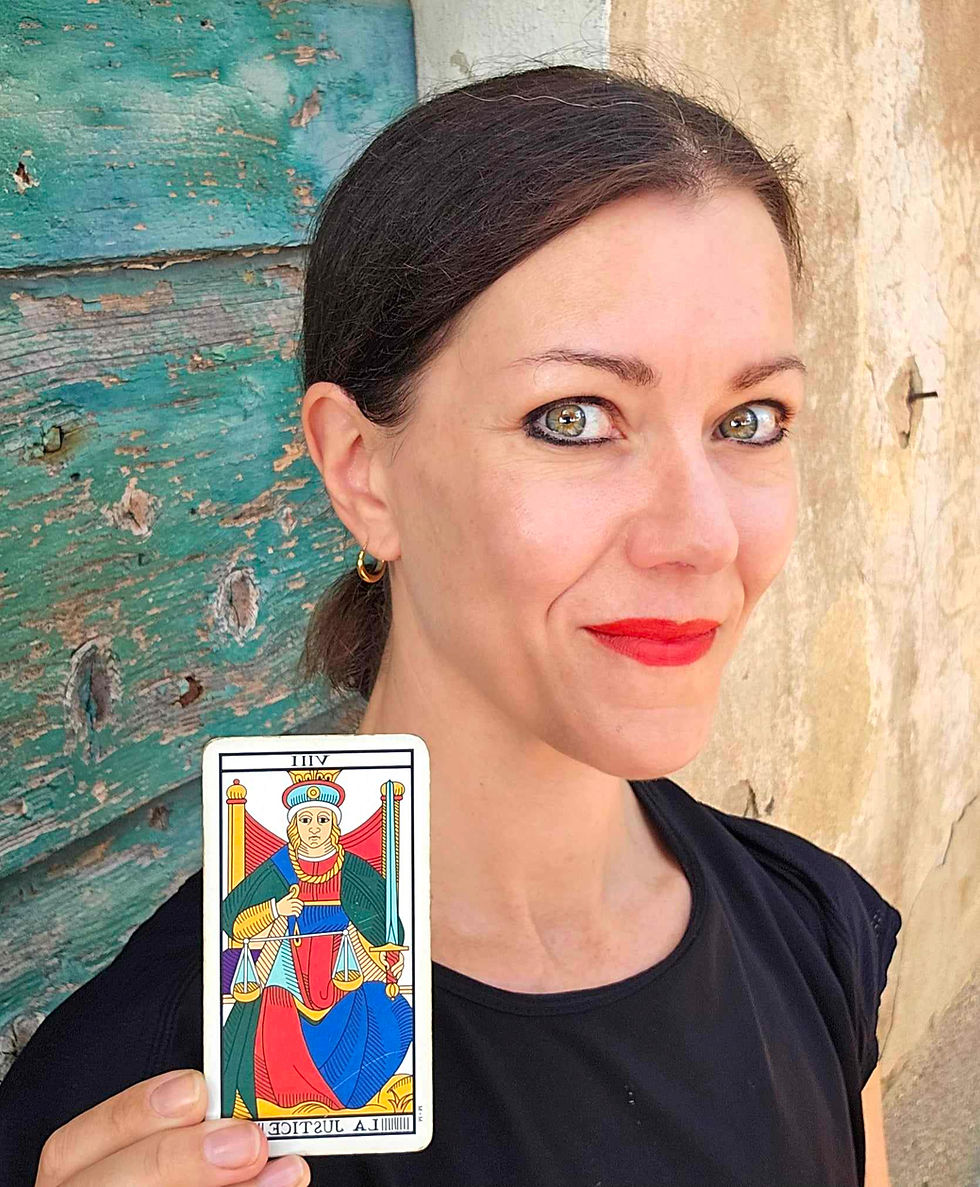 Giulia Scandolara, lettura dei tarocchi online, tarologa, cosa chiedere ai tarocchi