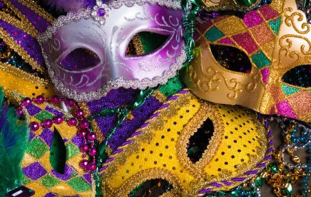 There are only 4 short days before the beginning of MARDI GRAS!!!