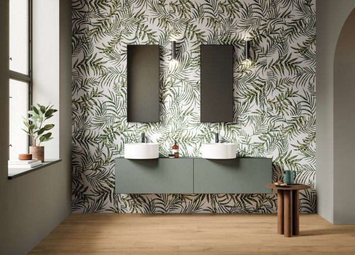 Collezioni per pavimenti e rivestimenti che richiamano materiali naturali come il legno e la pietra, ma anche stampe e pattern dal design di ispirazione botanica