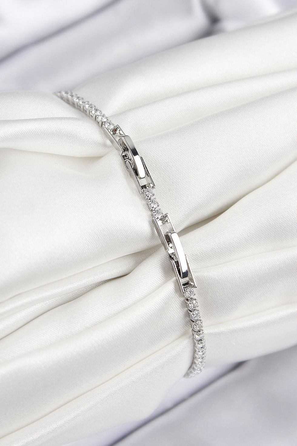 Küçük resim: Pink Stone Triple Heart Silver Bracelet