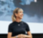 Stress Coach Nadine Rass bei einem Vortrag