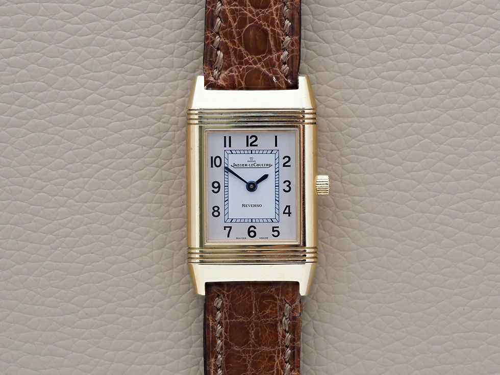 Ladies Jaeger-LeCoultre Reverso 260.1.86 18k Gold 20x33mm