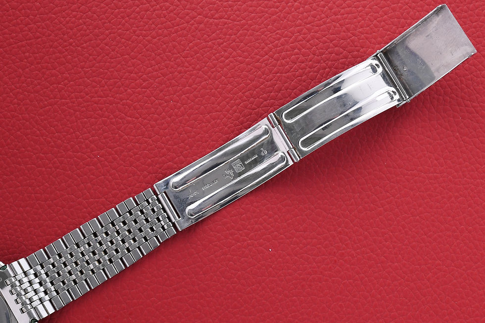 Thumbnail: Universal Geneve 842106/07 Ultra Thin Blue Dial and Gay Freres Bracelet