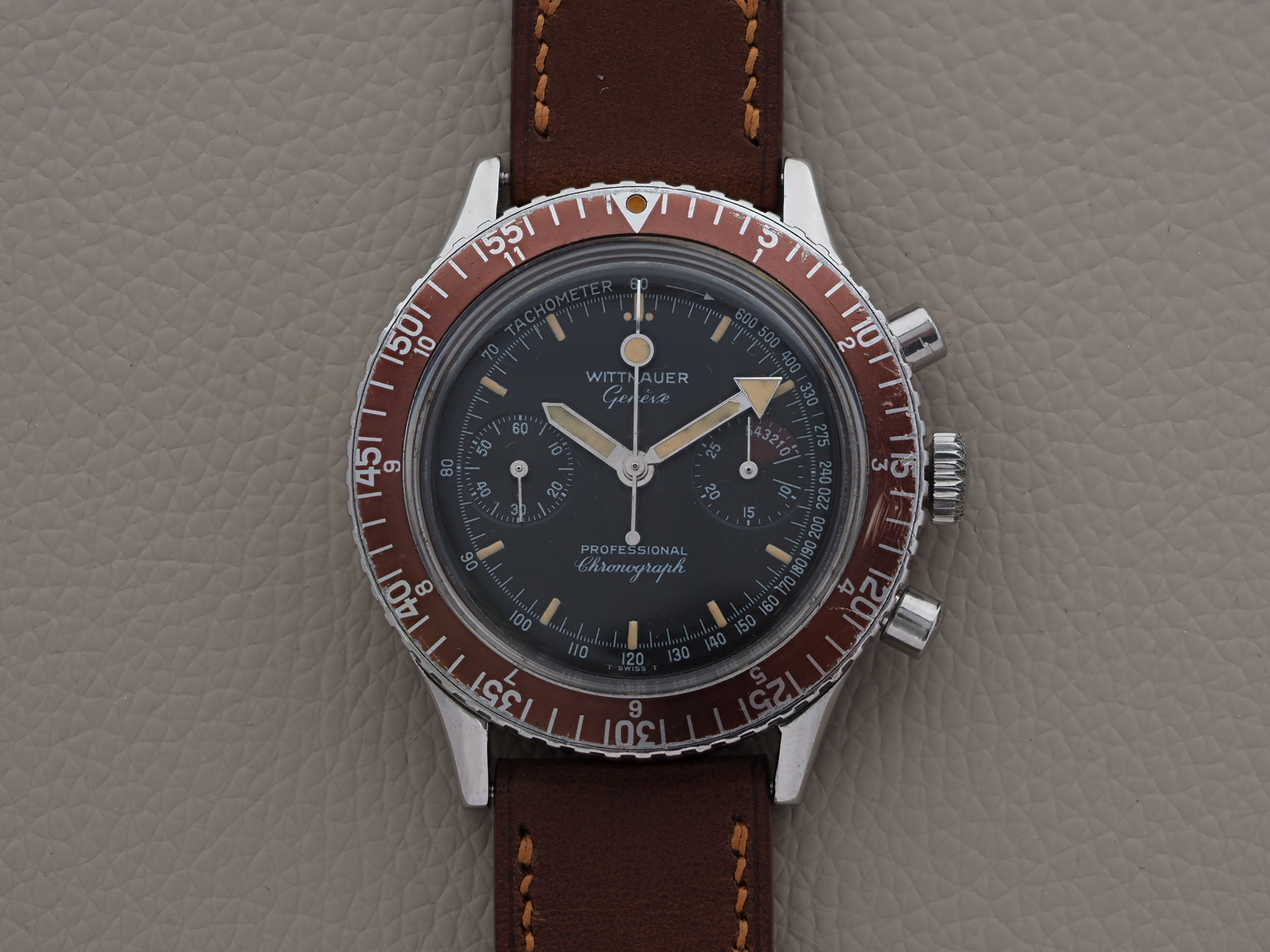 Wittnauer Professional Chronograph 7004A / 239T 39mm Valjoux 7733