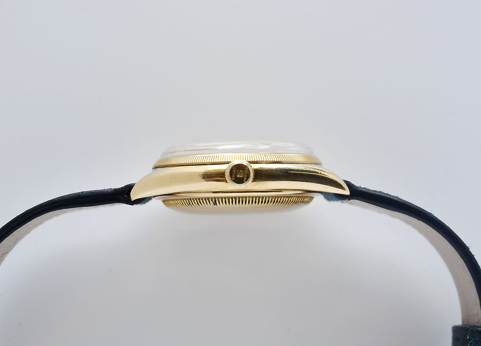 Thumbnail: Rolex Datejust Ovettone 4467 1946 18k Gold