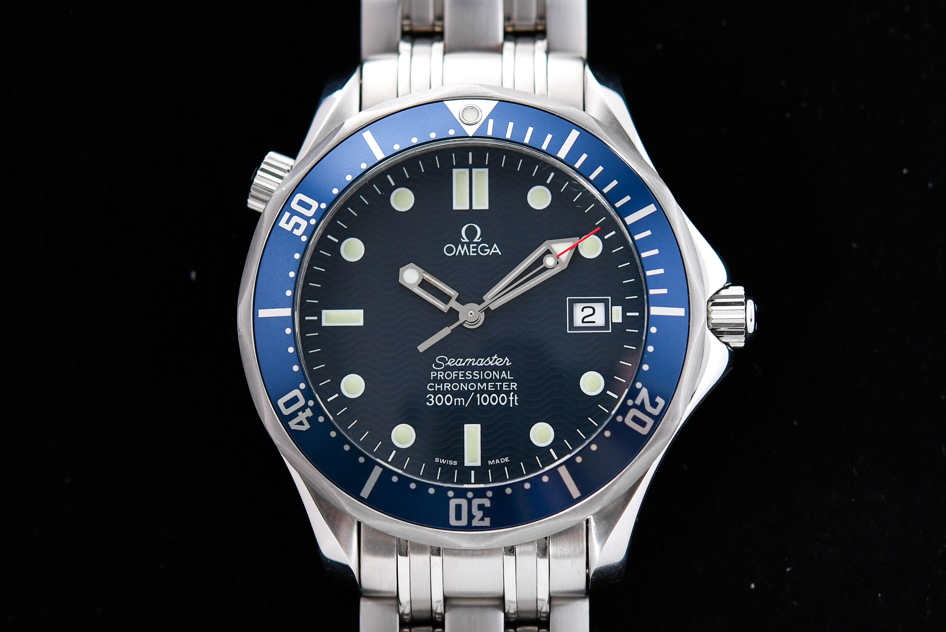 Omega Seamaster 300 James Bond 2531.80 New Old Stock 2006 Box Papers