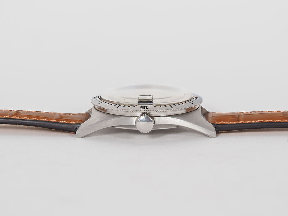 Miniature : Wittnauer Skin Diver ref. 4000 39mm Black Dial Pumpkin Patina