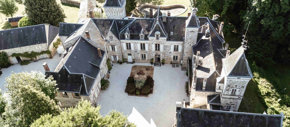 Wedding in France at the beautiful Chateau d'Oche