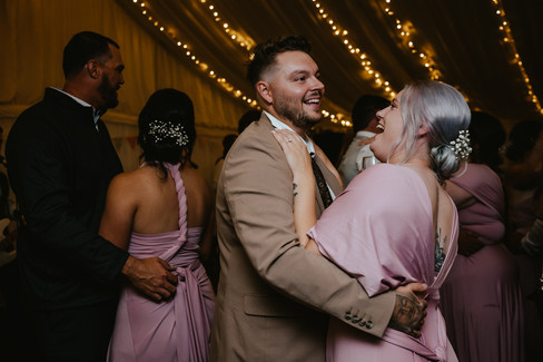 ajfeather-photography-wedding-day-essex-young-farmers-laughing-dancing-wedding-guest