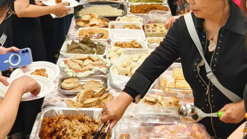 敬老爱幼 情暖社区. 108健康促进会敬老亲子活动