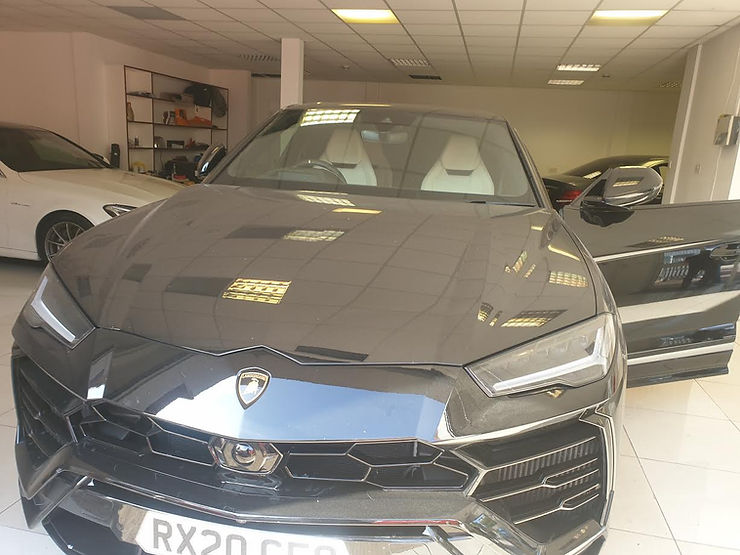 Lamborghini windscreen replacement