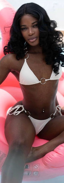 🌴 CLOE – Morena de Nigeria con un cuerpo hermoso y tonificado | Ibiza Escorts