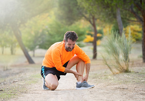 Are You a Jogger with Ankle Pain? Achille's Strain Symptoms and Treatment