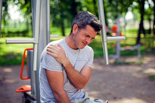 5 Causes of Shoulder Numbness and Tingling