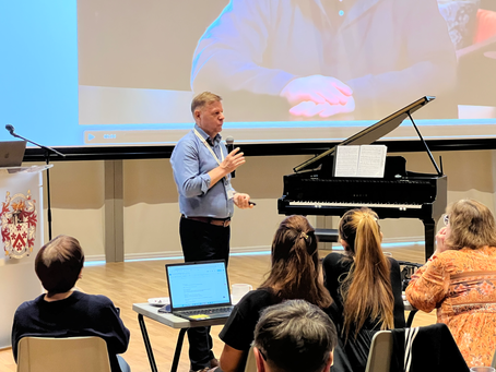 Building AI Confidence in Schools: Upcoming Workshops with Andrew Mowat