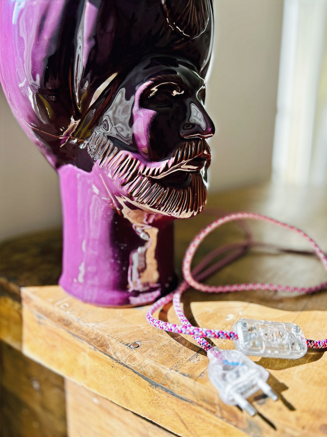 Vue détaillée de la lampe à poser Sultan Viulaci de la marque Empires.