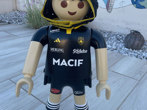 Playmobil du stade Rochelais Maillot 2025 2026 Domicile et extérieur.
