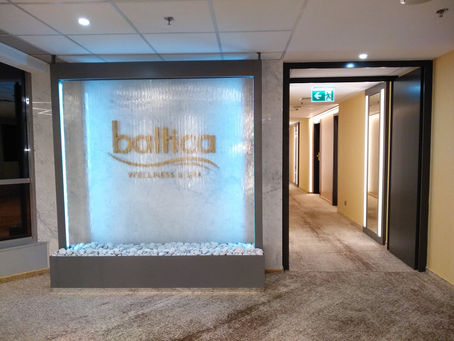 Ściana Wodna w Profesjonalnym i Domowym SPA: Synonim Luksusu i Holistycznej Regeneracji