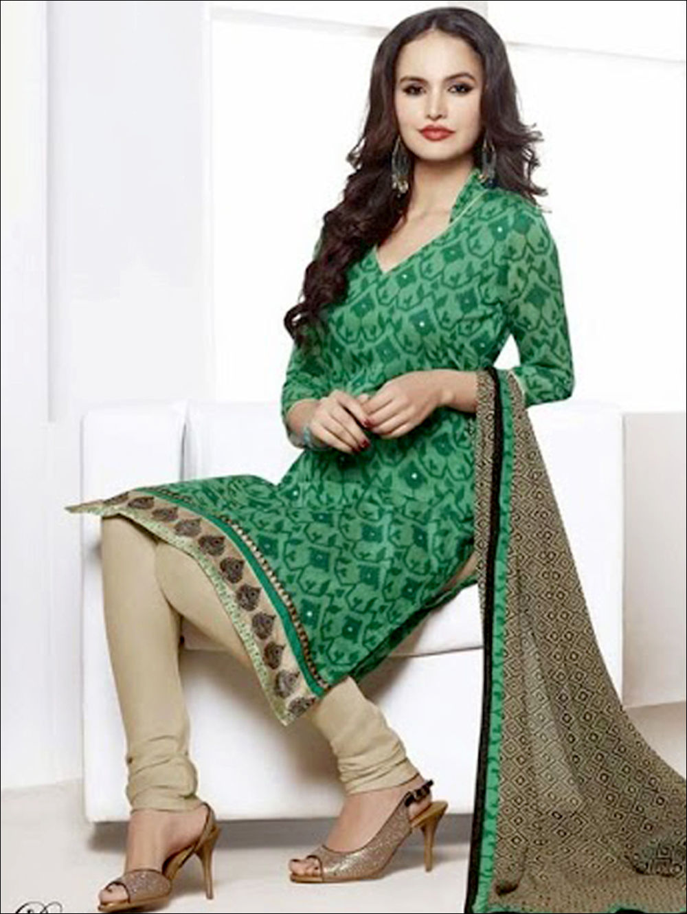 66013Green and Beige Chudidar Suit