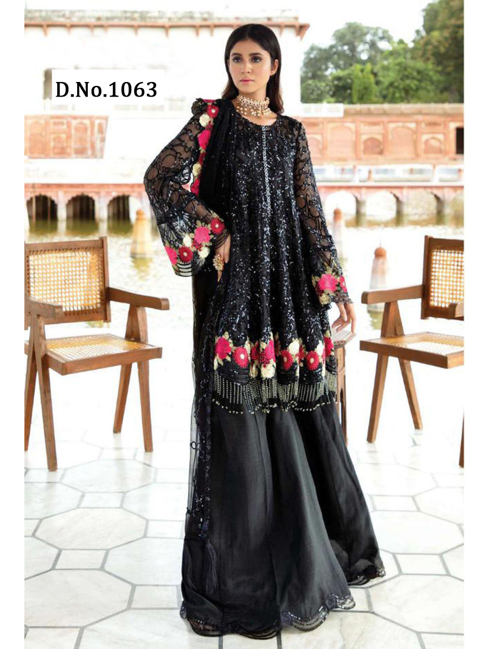 1063 Designer Pakistani Style Suit