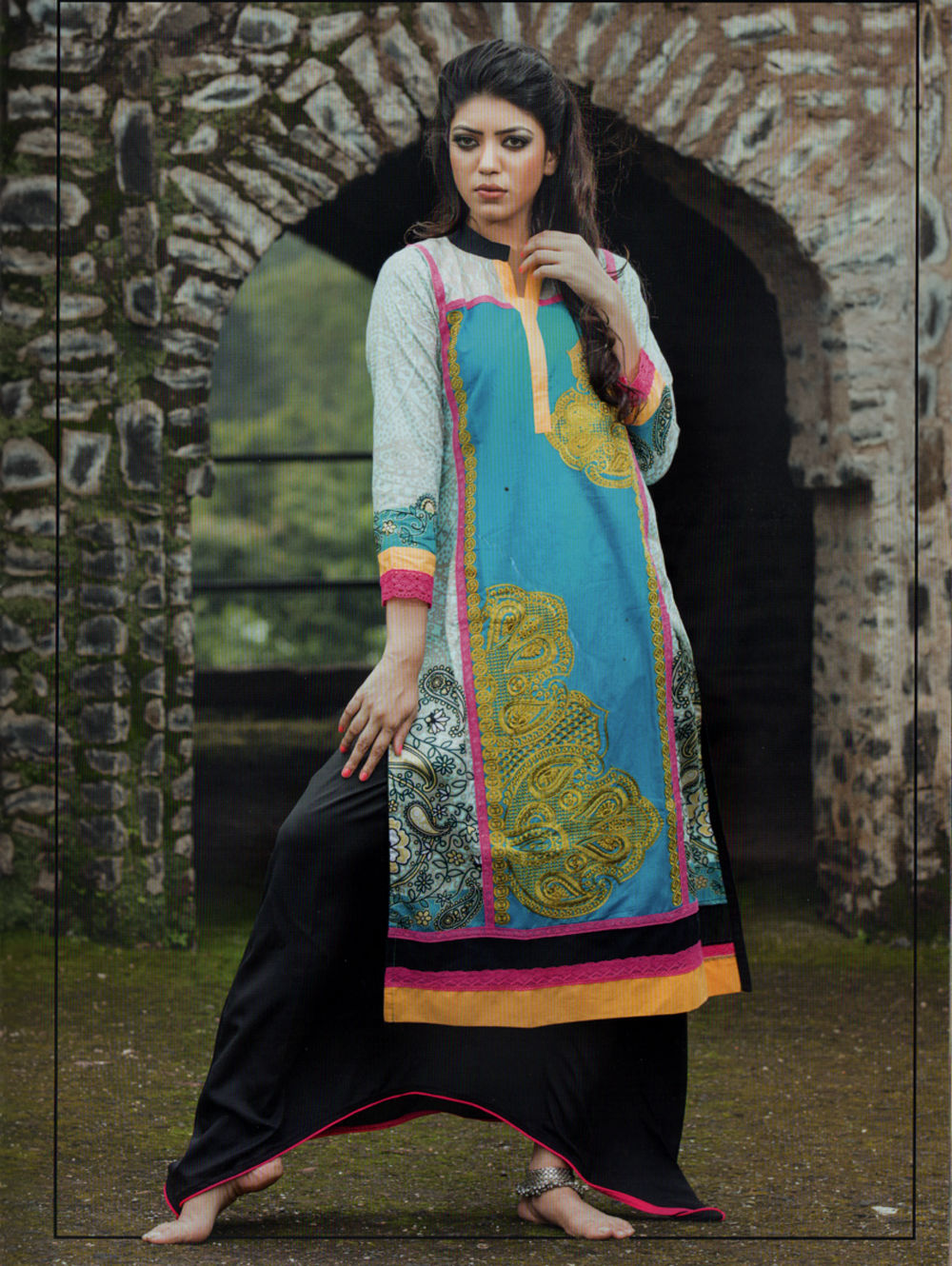 1010White and SkyBlue Cotton Lawn Daily Wear Kurti