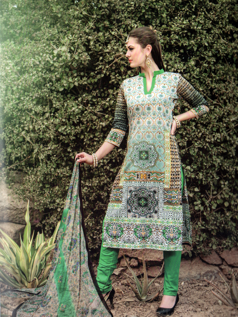 1010Multicolor and LightGreen Printed Cotton Daily Wear Straight Suit