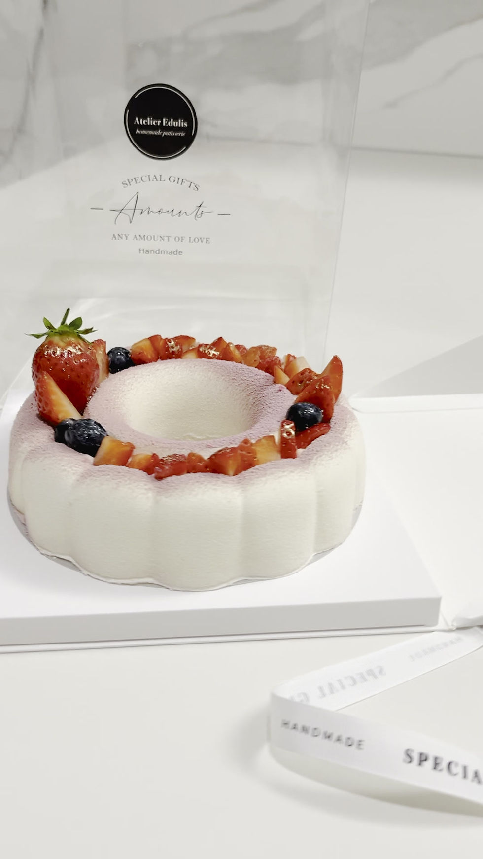 Thumbnail: STRAWBERRY YOGHURT CHOCOLATE CAKE