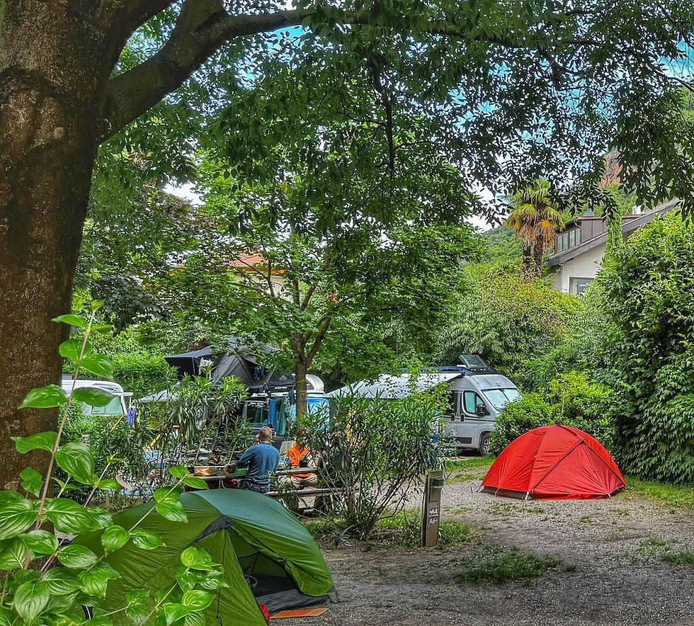 Übernachten im Zelt beim Camping Moosbauer, Bozen