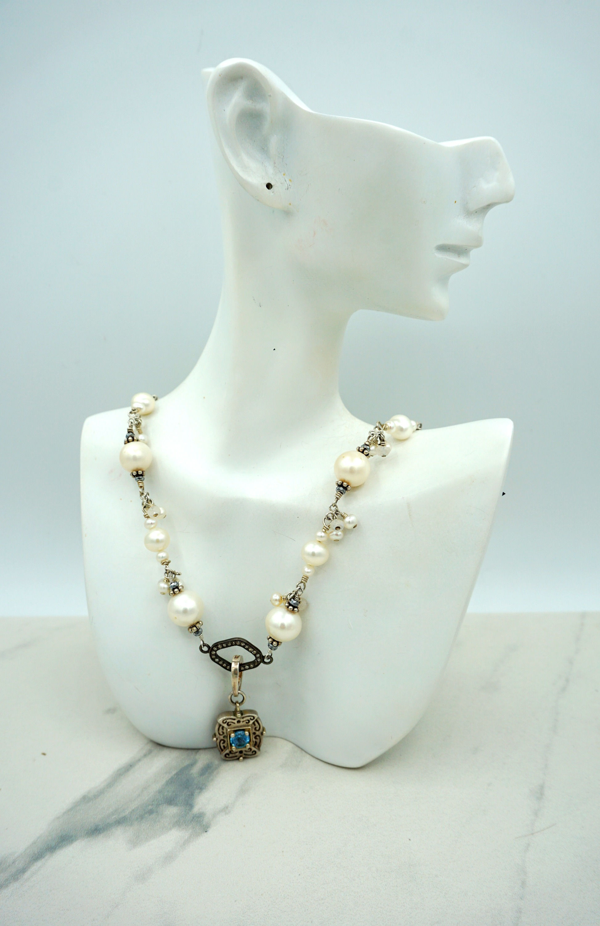 Simply Modern Warm White Ocean Gems for Everyday Elegance (FL300)r